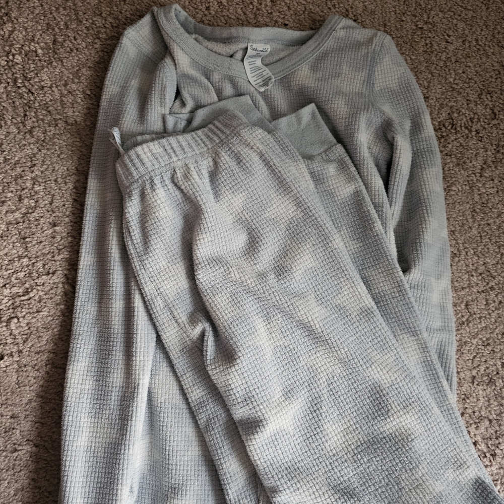 $8 ADD TO BUNDLE TO LOWER PRICE Splendid Light Blue Pajama Set Kids Size 10